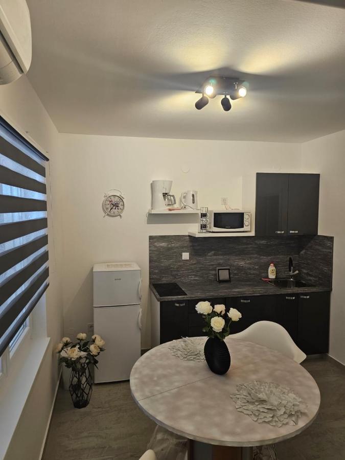Apartments Miriam Srima Водице Экстерьер фото